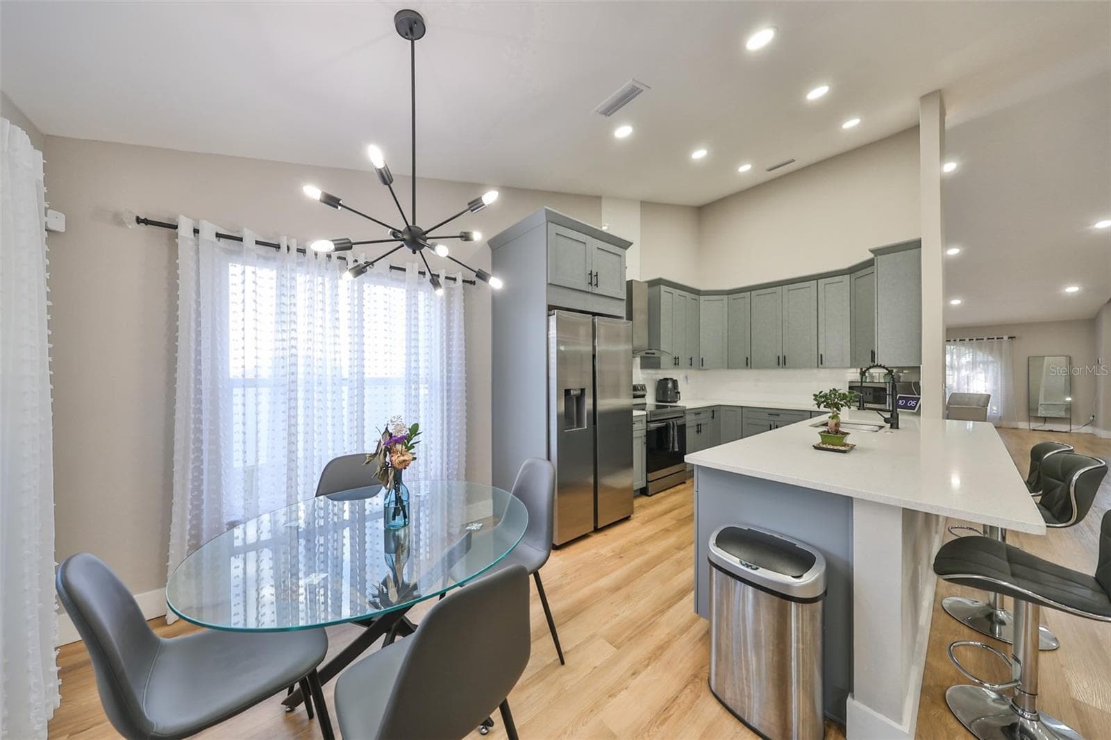 Single Family Residence at 9309 HAMPSHIRE PARK DR, TAMPA, photo 15 of 45