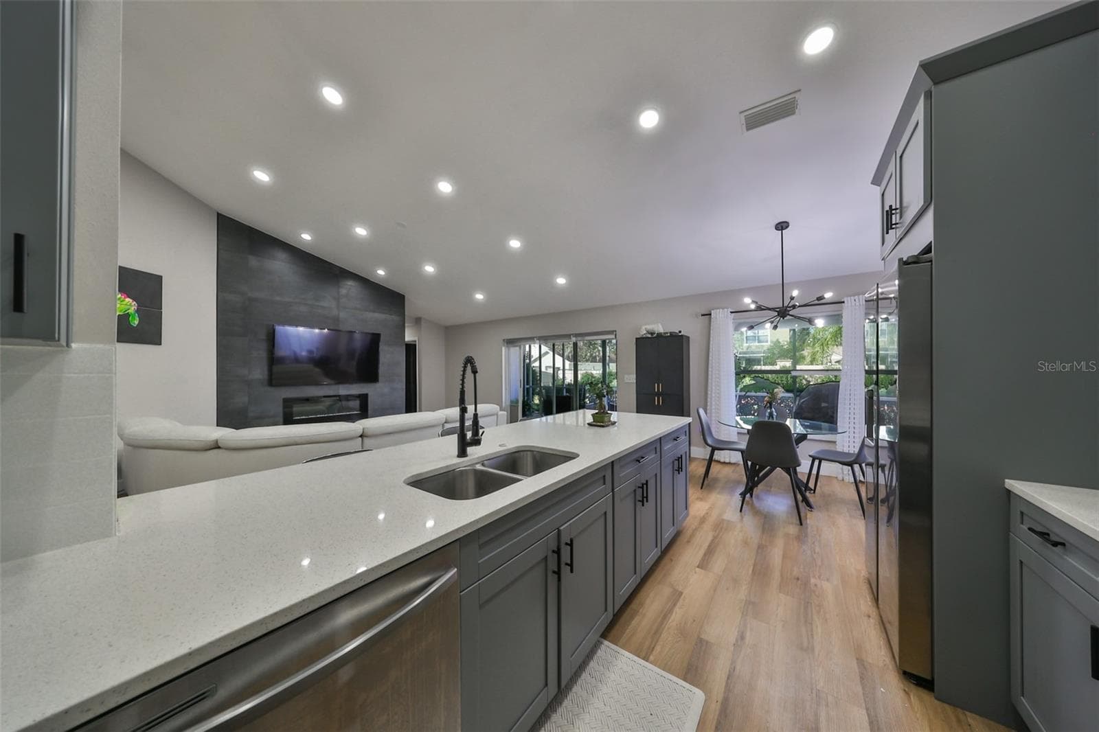 Single Family Residence at 9309 HAMPSHIRE PARK DR, TAMPA, photo 19 of 45