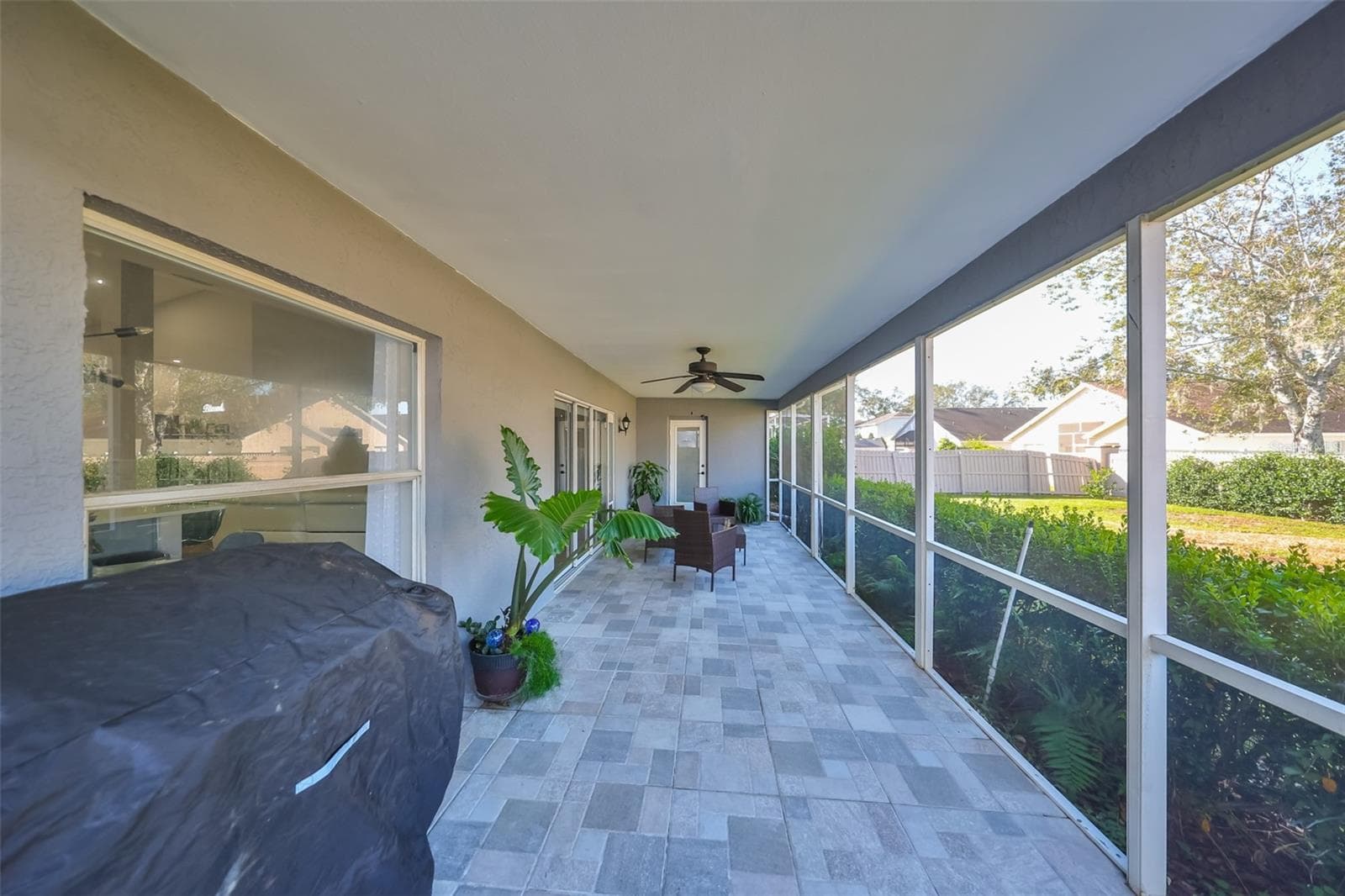 Single Family Residence at 9309 HAMPSHIRE PARK DR, TAMPA, photo 35 of 45