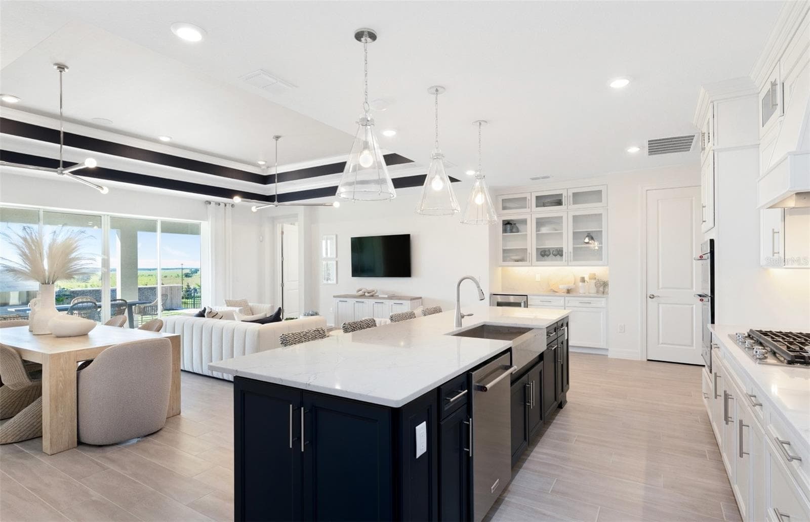 Model Home Design Only. Pictures and furnishings are for illustrative purposes only. Elevations, colors and options may vary. Furniture is for model home staging only. - 289 CRYSTAL WOOD DRIVE, WINTER GARDEN