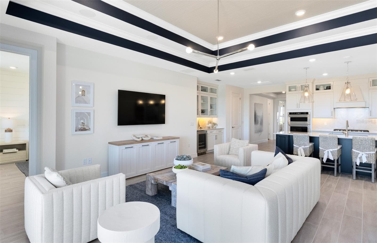 Model Home Design Only. Pictures and furnishings are for illustrative purposes only. Elevations, colors and options may vary. Furniture is for model home staging only. - 289 CRYSTAL WOOD DRIVE, WINTER GARDEN