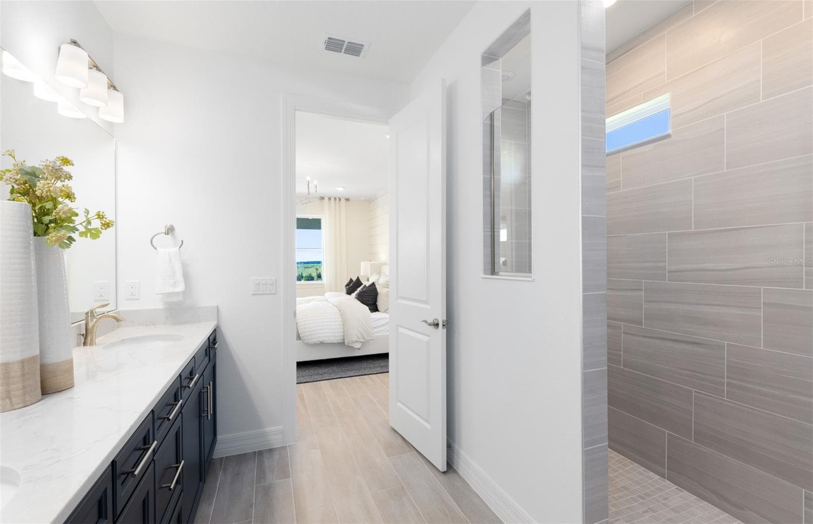 Model Home Design Only. Pictures and furnishings are for illustrative purposes only. Elevations, colors and options may vary. Furniture is for model home staging only. - 289 CRYSTAL WOOD DRIVE, WINTER GARDEN