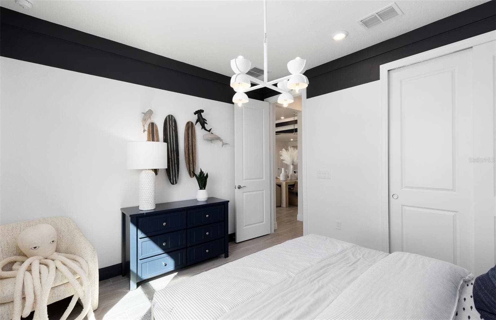 Model Home Design Only. Pictures and furnishings are for illustrative purposes only. Elevations, colors and options may vary. Furniture is for model home staging only. - 289 CRYSTAL WOOD DRIVE, WINTER GARDEN