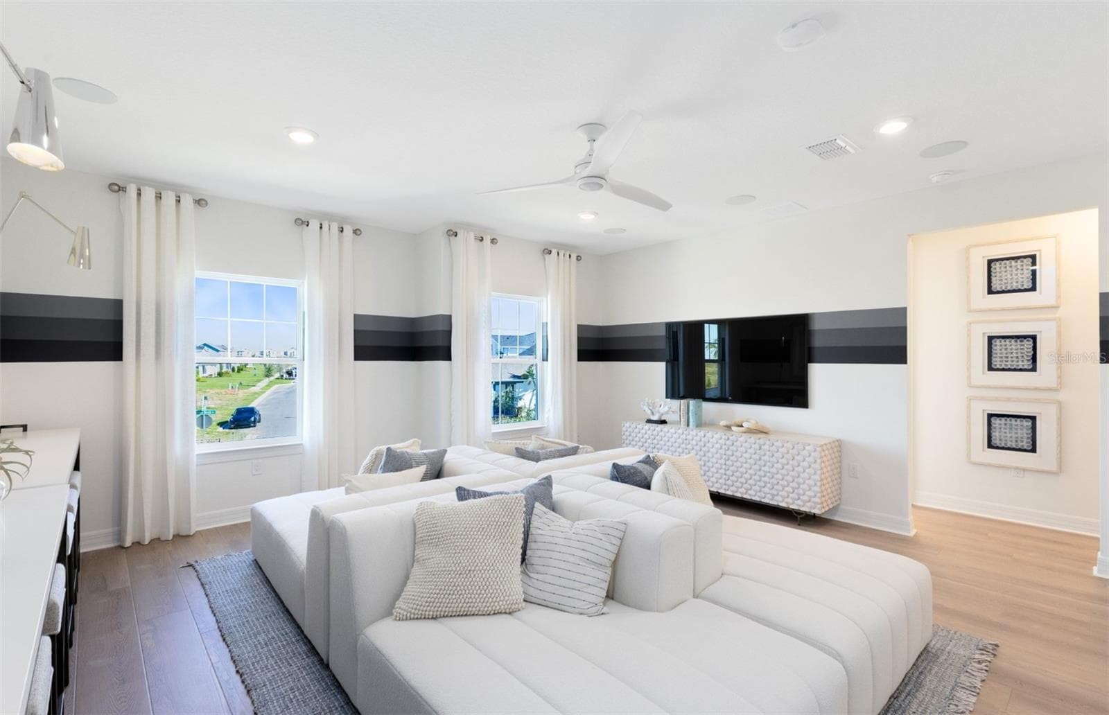 Model Home Design Only. Pictures and furnishings are for illustrative purposes only. Elevations, colors and options may vary. Furniture is for model home staging only. - 289 CRYSTAL WOOD DRIVE, WINTER GARDEN