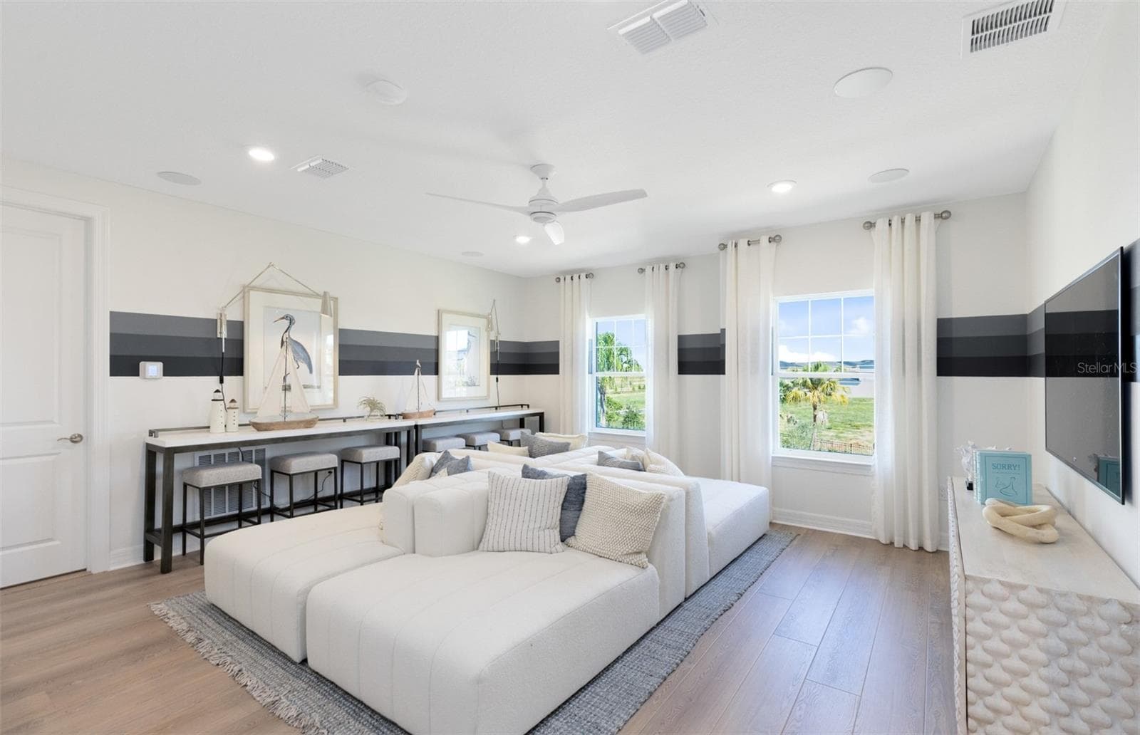 Model Home Design Only. Pictures and furnishings are for illustrative purposes only. Elevations, colors and options may vary. Furniture is for model home staging only. - 289 CRYSTAL WOOD DRIVE, WINTER GARDEN