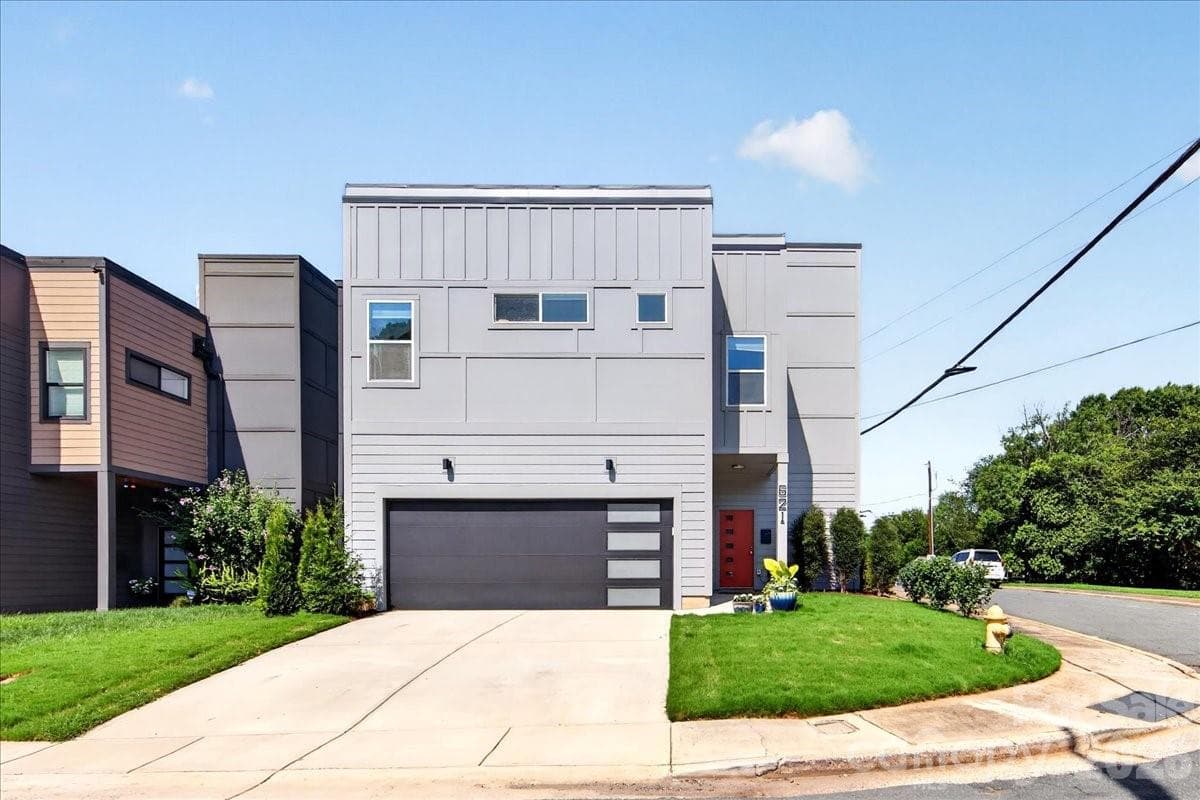 621 Campus Street