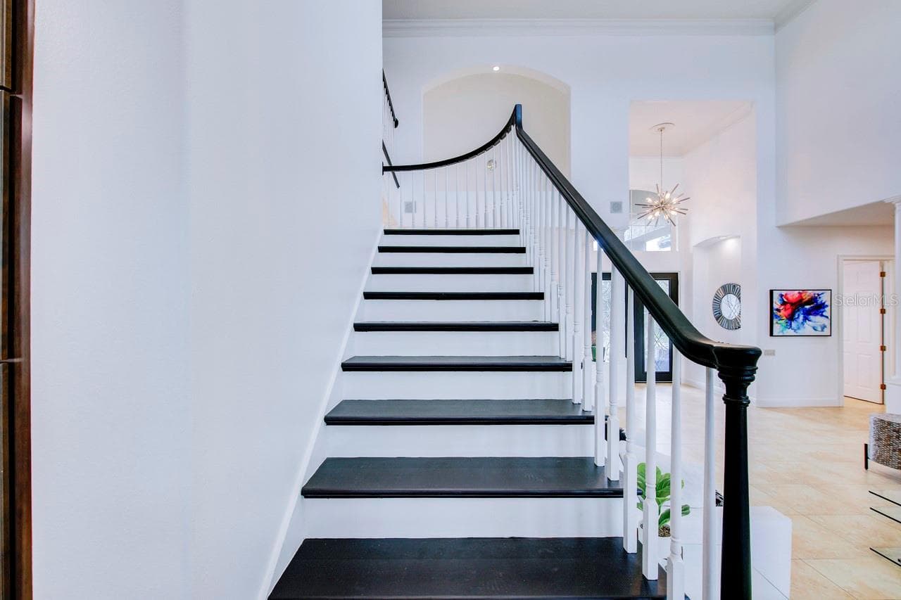 Stairs to two ensuites - 6113 PASADENA POINT BLVD, GULFPORT