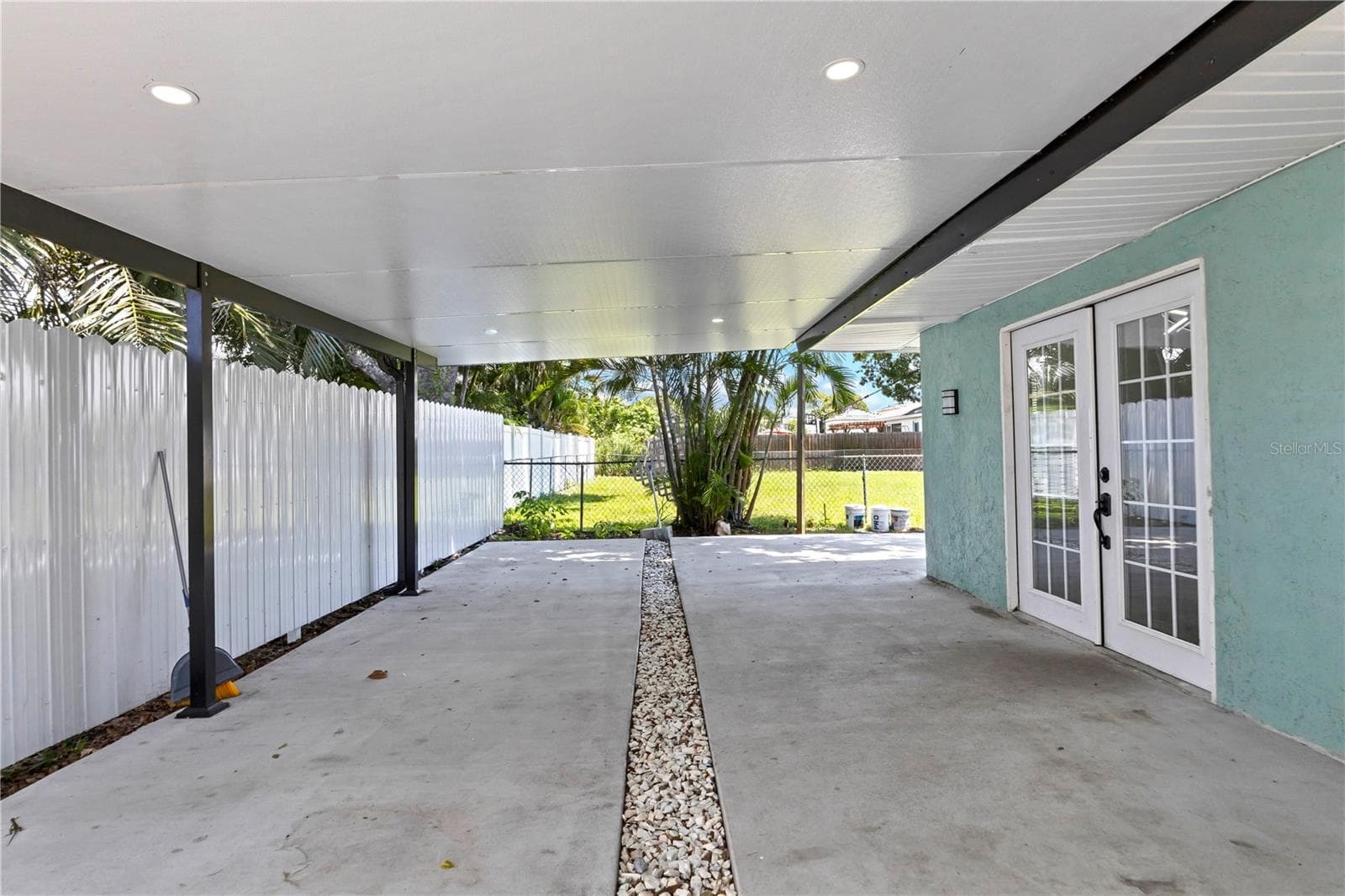 Single Family Residence at 2839 OLYMPIC ST, SARASOTA, photo 3 of 41