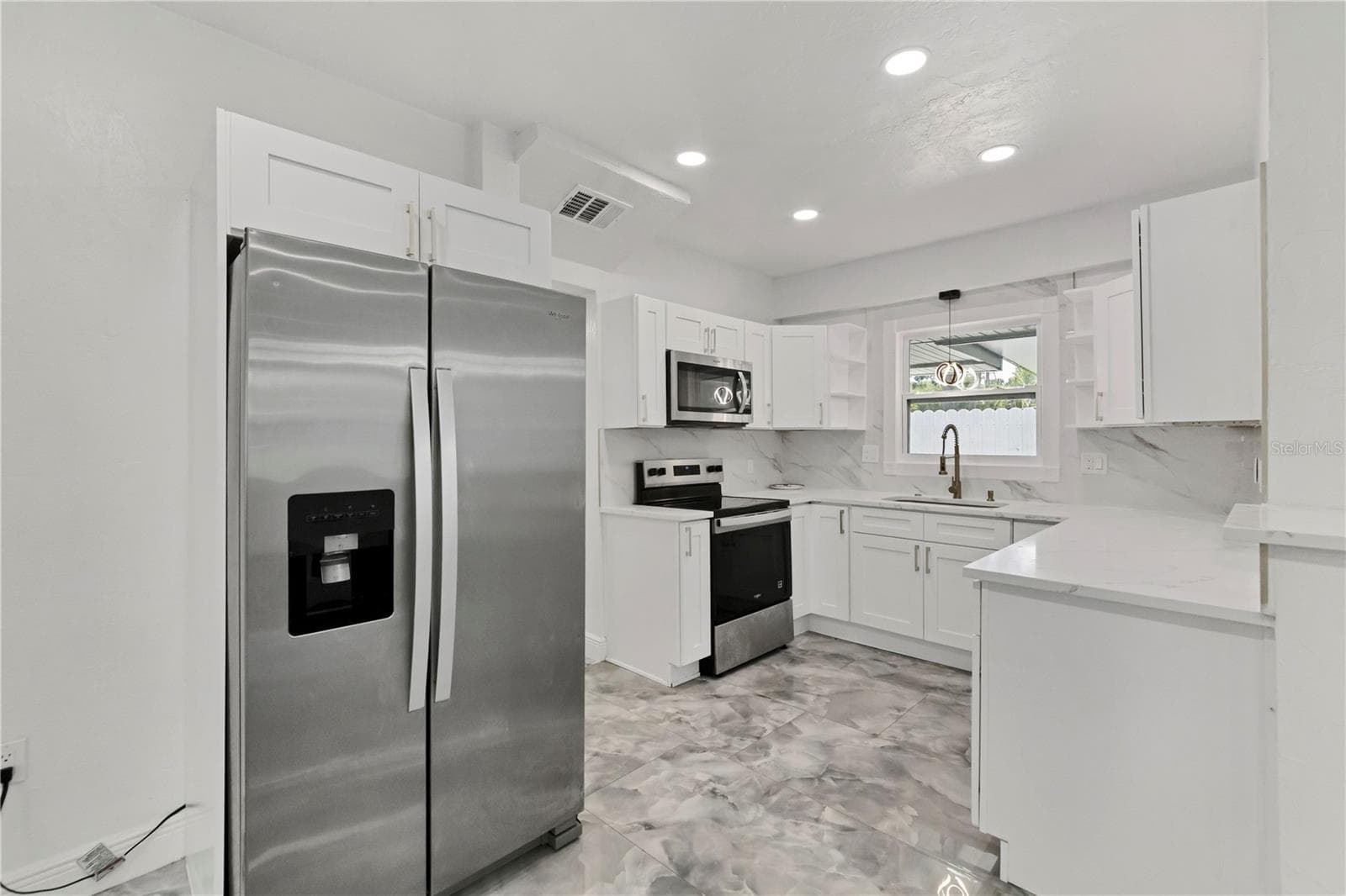 Single Family Residence at 2839 OLYMPIC ST, SARASOTA, photo 12 of 41