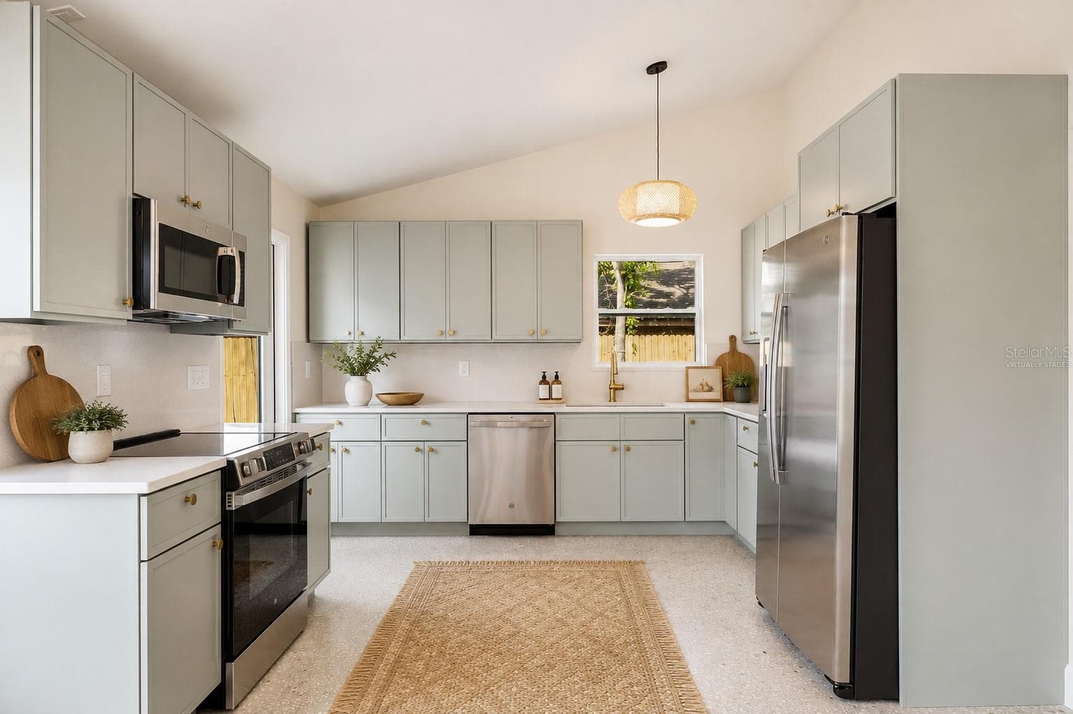 Virtually Staged - 419 64TH AVE S, ST PETERSBURG