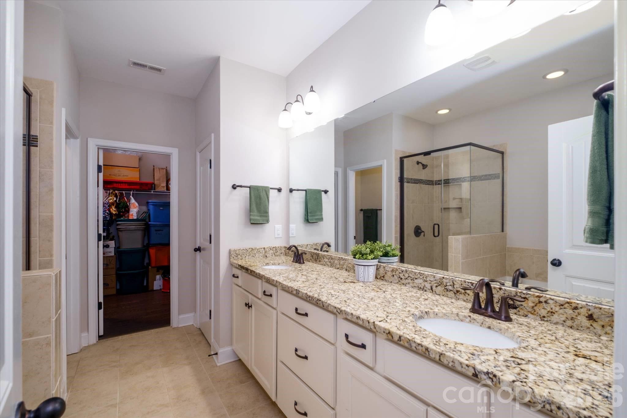 Townhouse at 4185 La Crema Drive, Charlotte, photo 16 of 48
