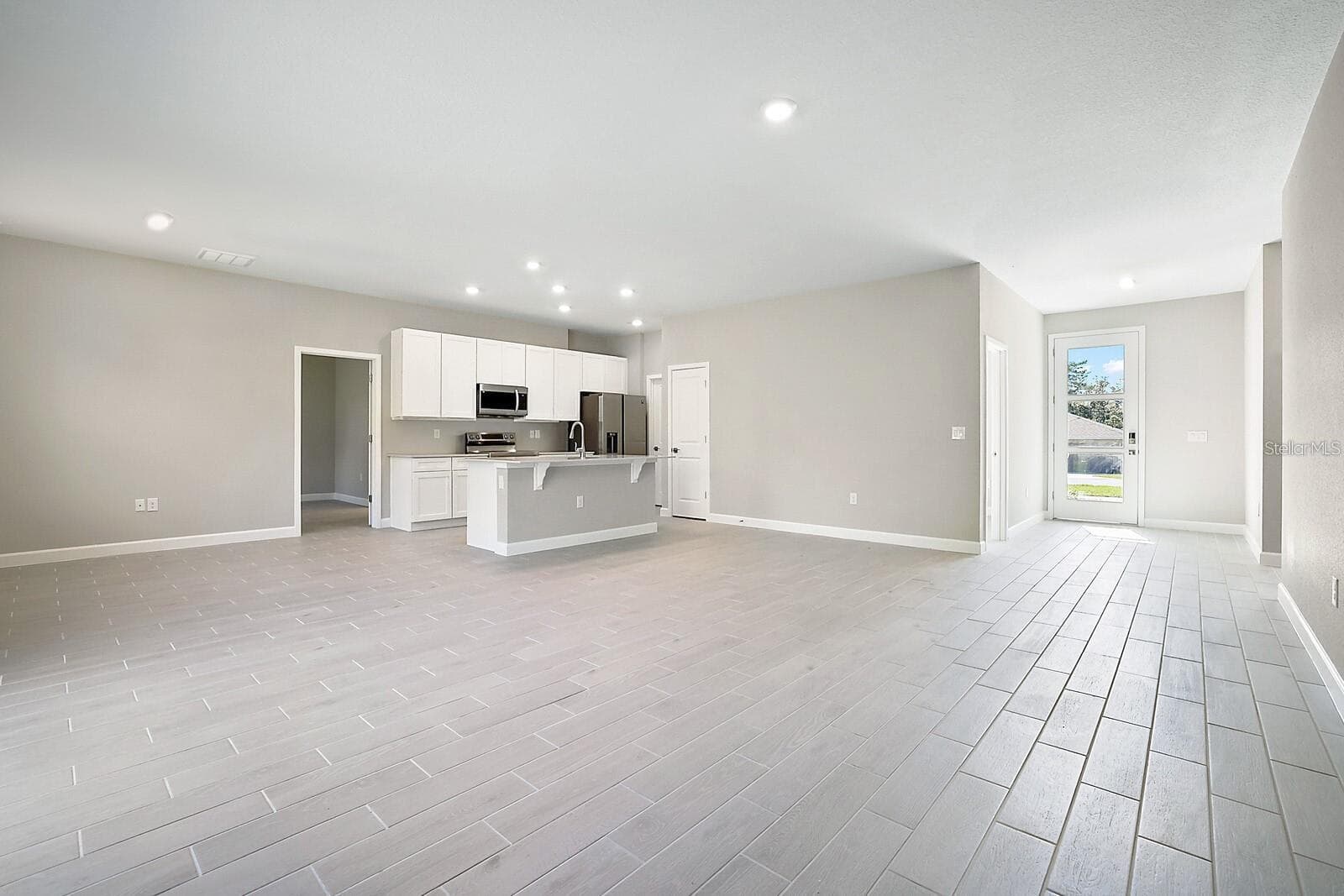 Single Family Residence at 1814 DIPLOMAT PKWY W, CAPE CORAL, photo 4 of 18
