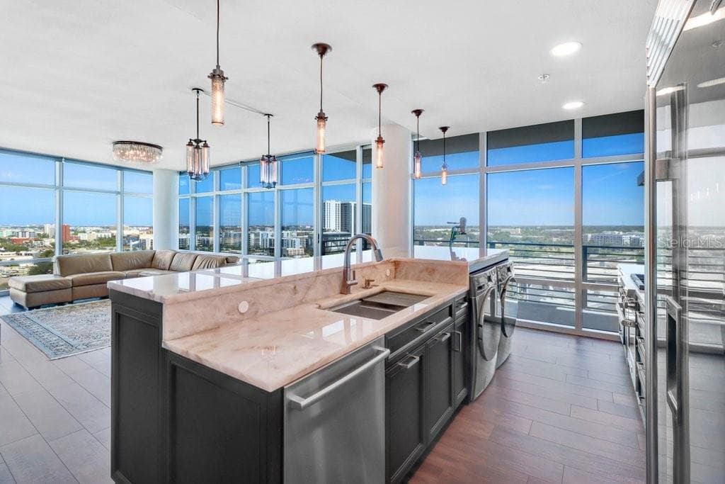Condominium at 1120 E KENNEDY BLVD #1416, TAMPA, photo 15 of 29