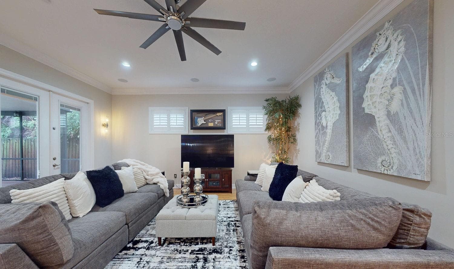 Great gathering area and double french doors offer lots of Natural Light - 116 S HESPERIDES ST, TAMPA