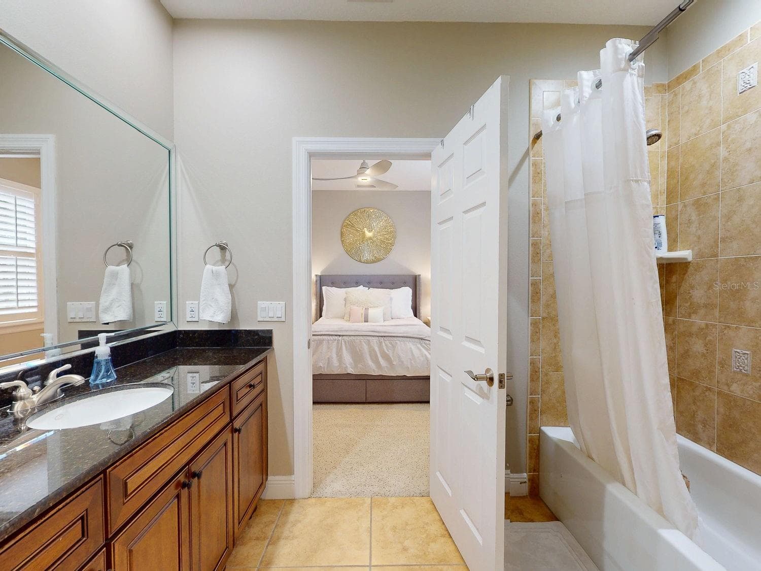 Jack and Jill Bathroom - 116 S HESPERIDES ST, TAMPA