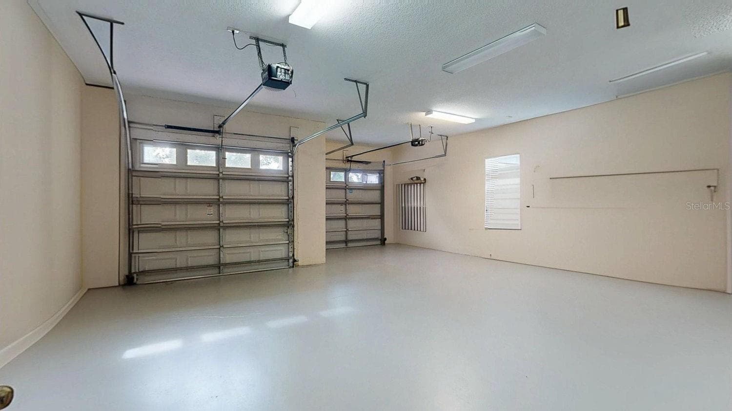 Oversized 3 Car Garage - 116 S HESPERIDES ST, TAMPA