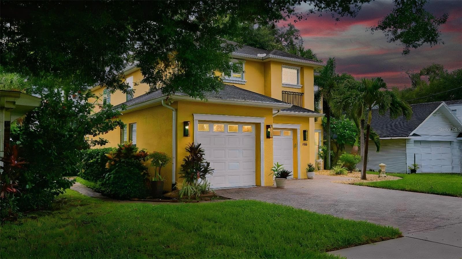 Beautiful accent lighting and home at night. - 116 S HESPERIDES ST, TAMPA