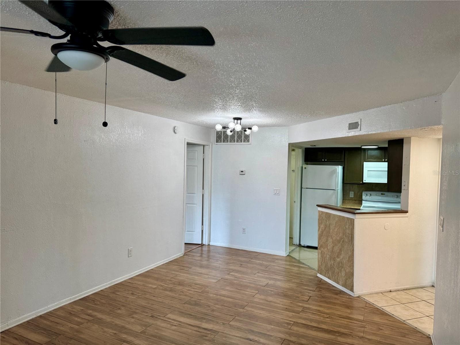 Condominium at 1948 LAKE ATRIUMS CIR #119, ORLANDO, photo 3 of 20