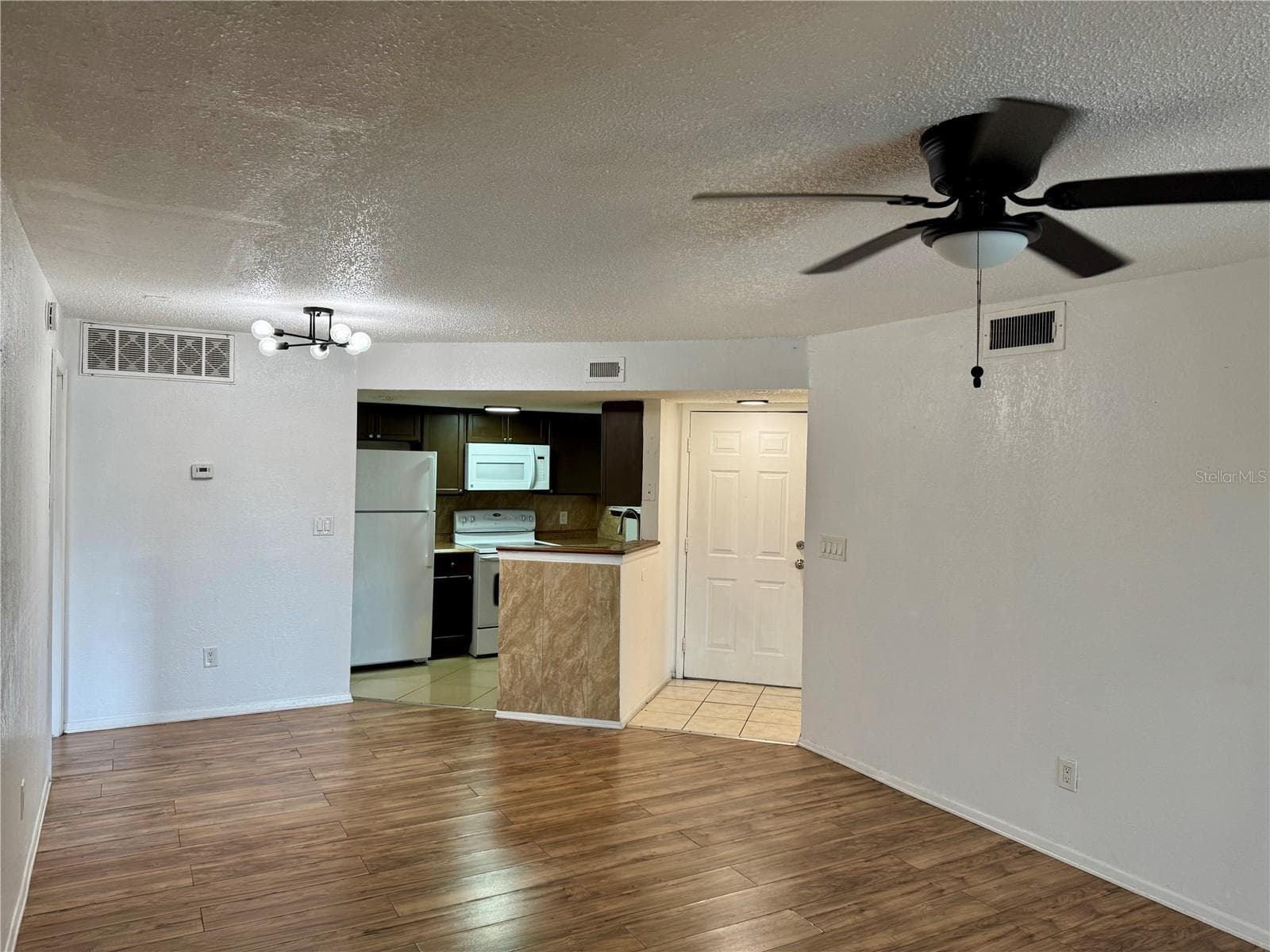 Condominium at 1948 LAKE ATRIUMS CIR #119, ORLANDO, photo 4 of 20