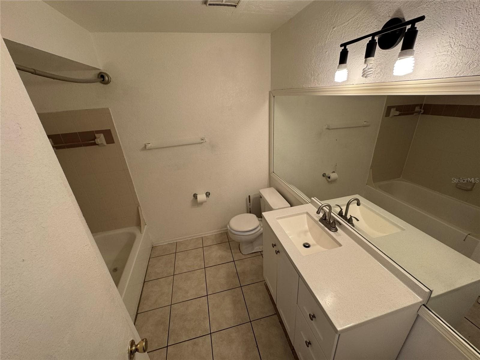 Condominium at 1948 LAKE ATRIUMS CIR #119, ORLANDO, photo 19 of 20