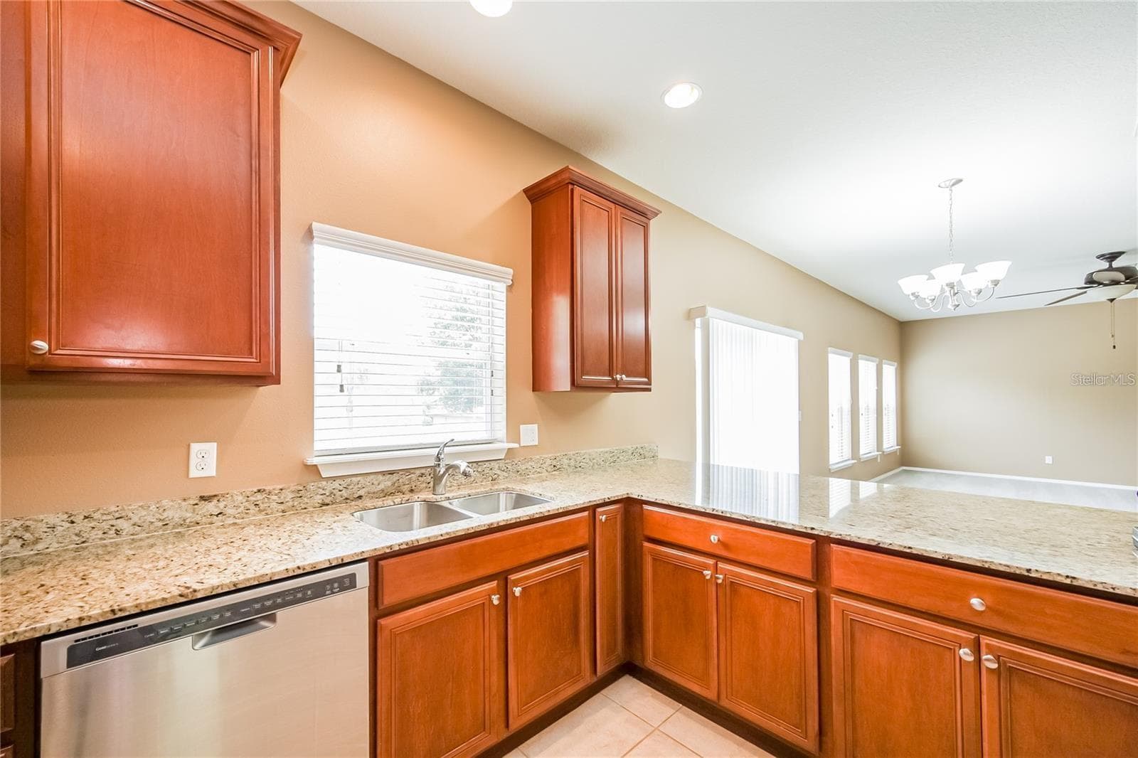 Single Family Residence at 30207 CHEVAL ST, MOUNT DORA, photo 10 of 23