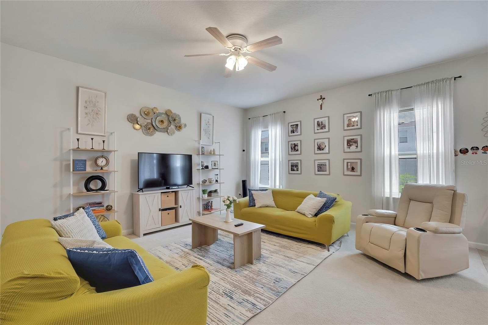 Single Family Residence at 11912 THORNCREST DR, SPRING HILL, photo 9 of 55