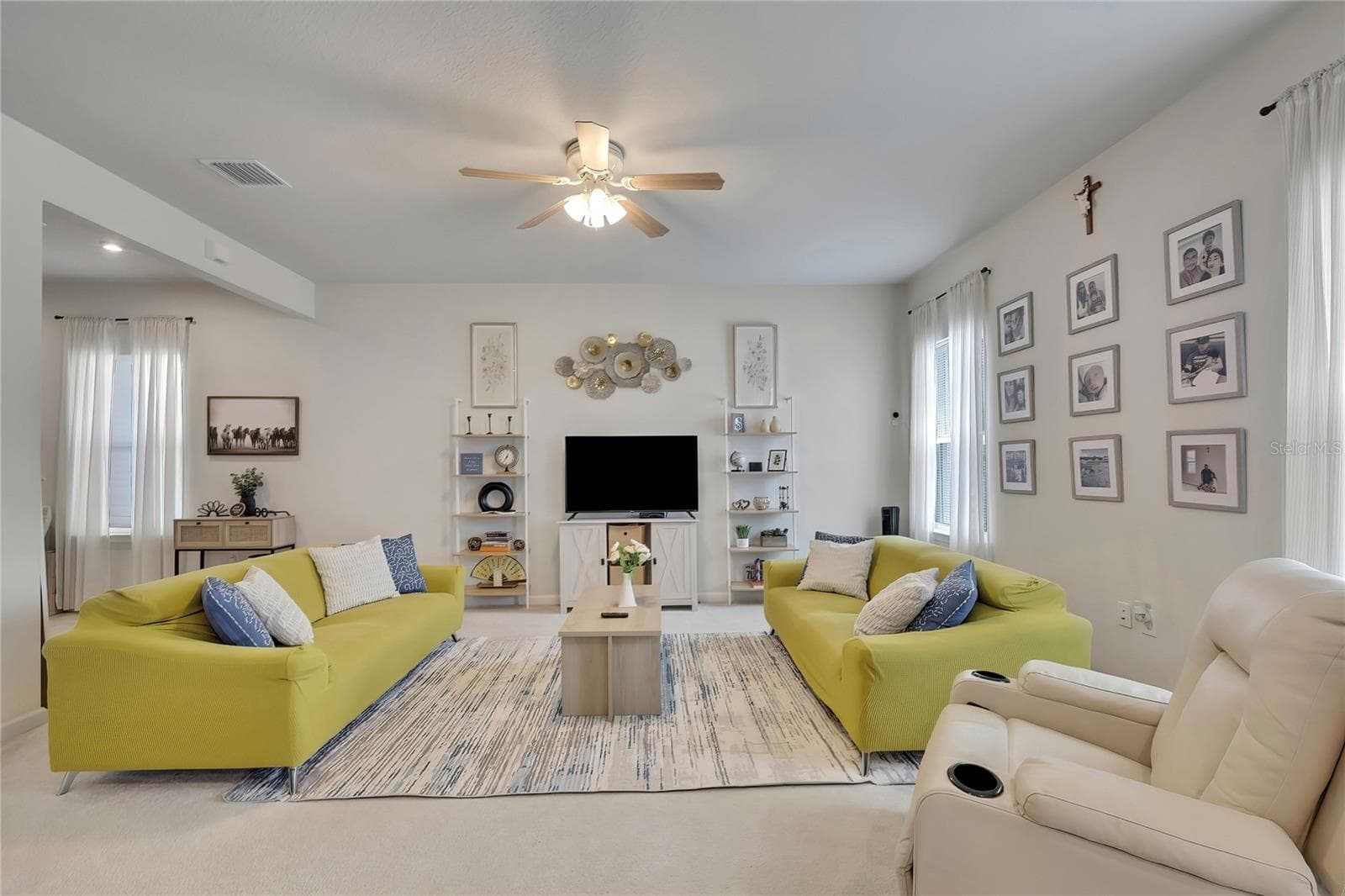 Single Family Residence at 11912 THORNCREST DR, SPRING HILL, photo 10 of 55