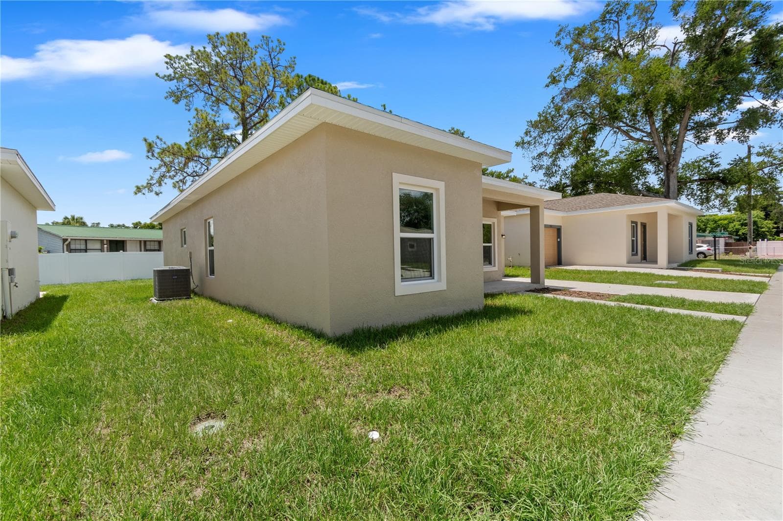 Single Family Residence at 5013 FINDERS CT, TAMPA, photo 6 of 47