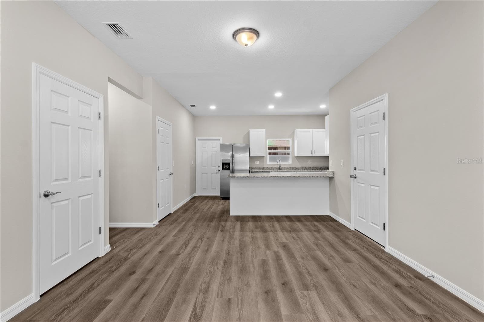 Single Family Residence at 5013 FINDERS CT, TAMPA, photo 8 of 47
