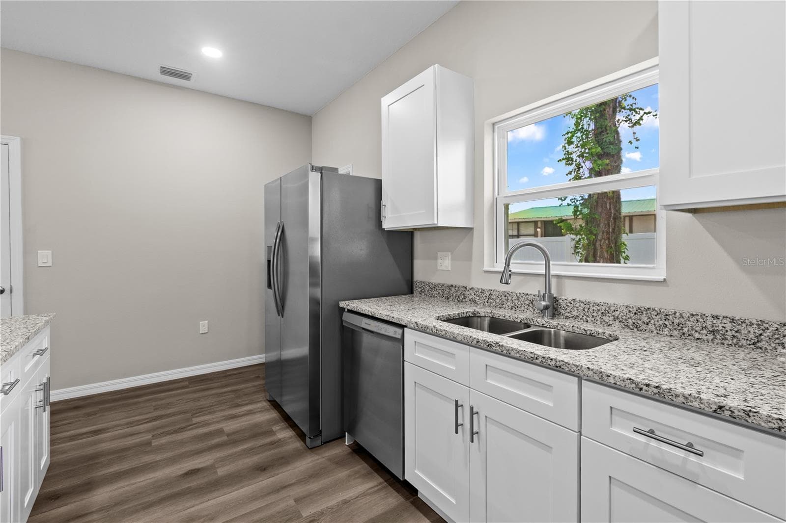 Single Family Residence at 5013 FINDERS CT, TAMPA, photo 13 of 47