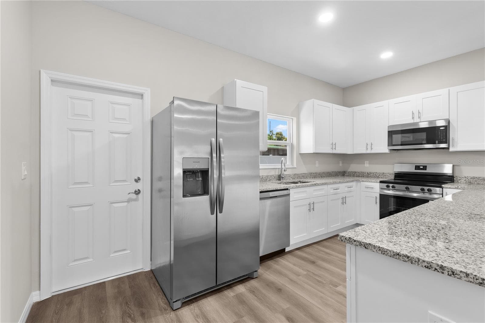 Single Family Residence at 5013 FINDERS CT, TAMPA, photo 14 of 47