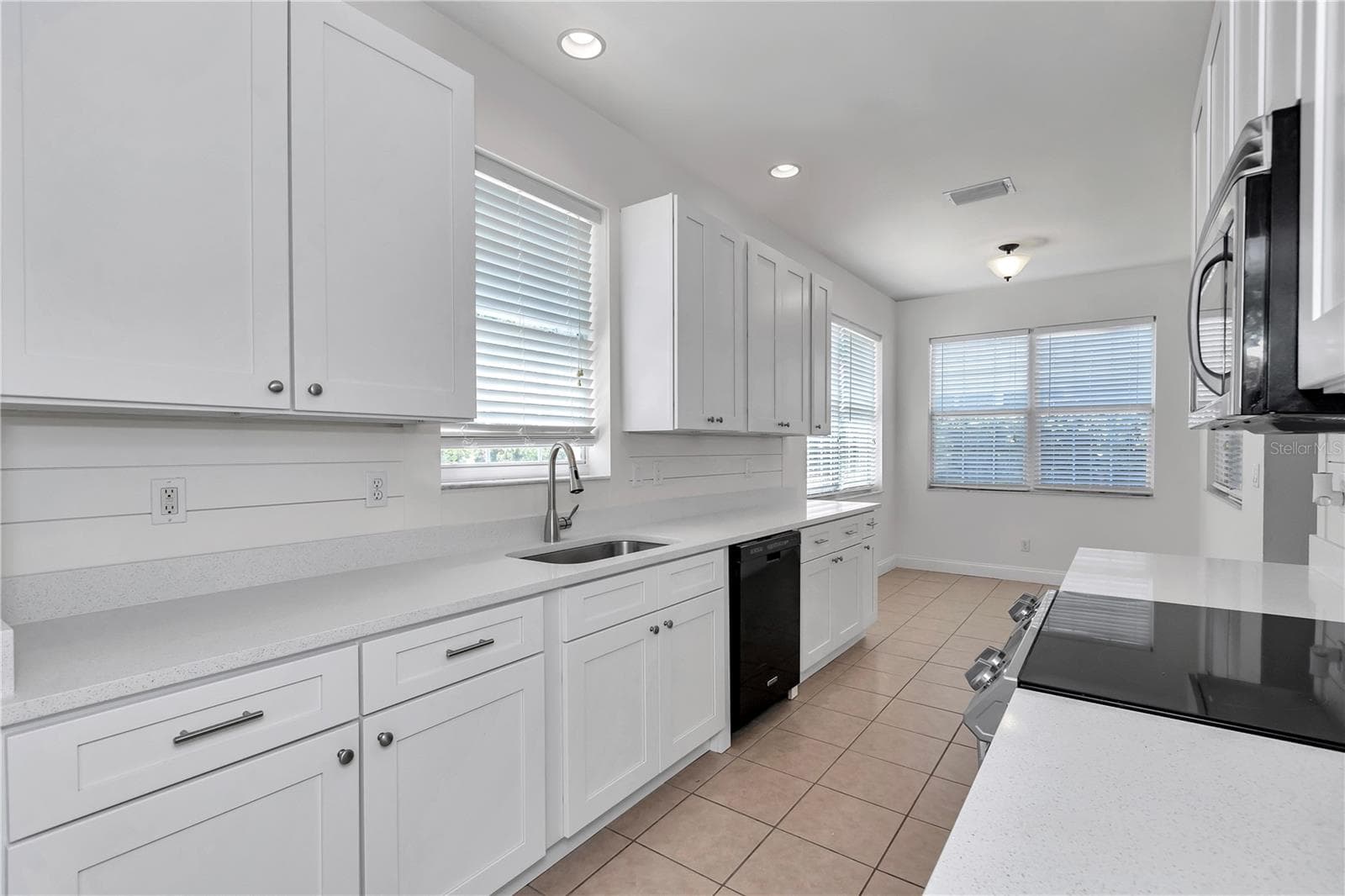 Single Family Residence at 3302 SW 38TH PL, OCALA, photo 12 of 37