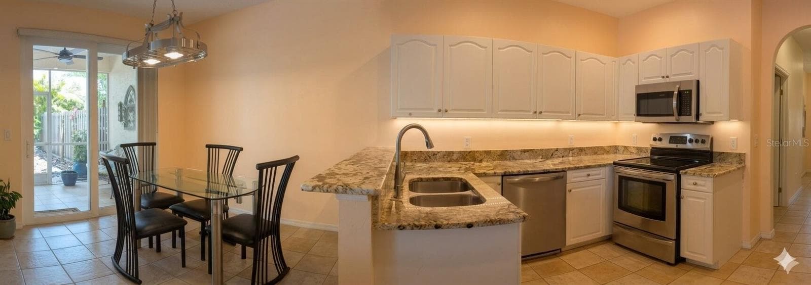 Townhouse at 2983 COVEWOOD PL, CLEARWATER, photo 7 of 34
