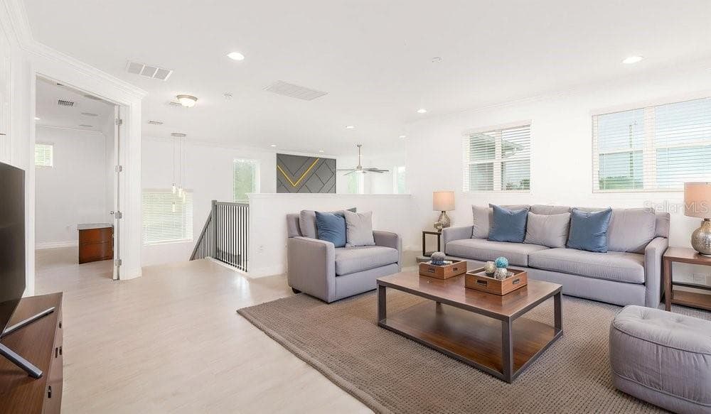 Single Family Residence at 14825 ELLINGSWORTH LN, WINTER GARDEN, photo 9 of 30