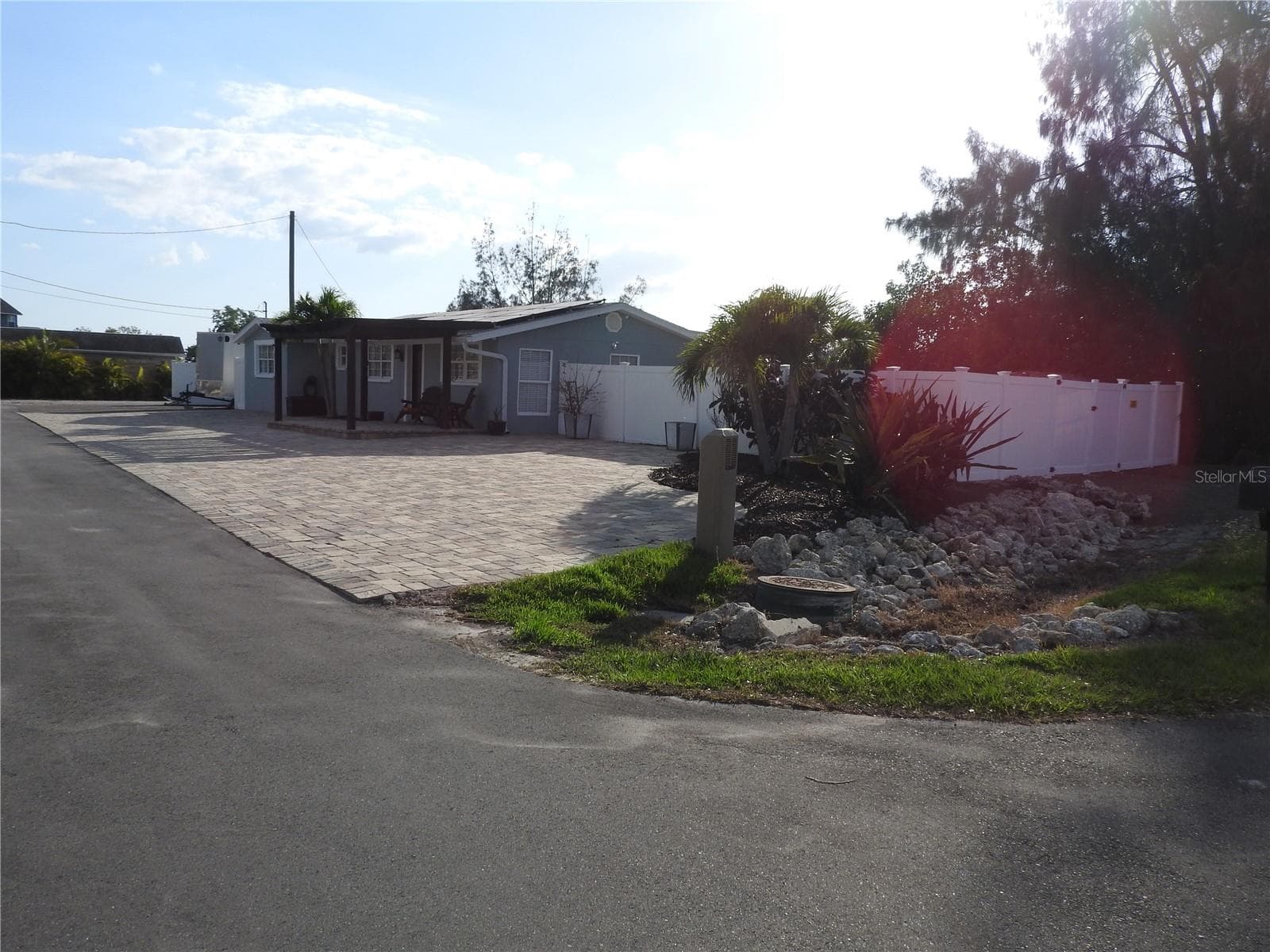 Single Family Residence at 8822 ROCKY CREEK DR, TAMPA, photo 4 of 36