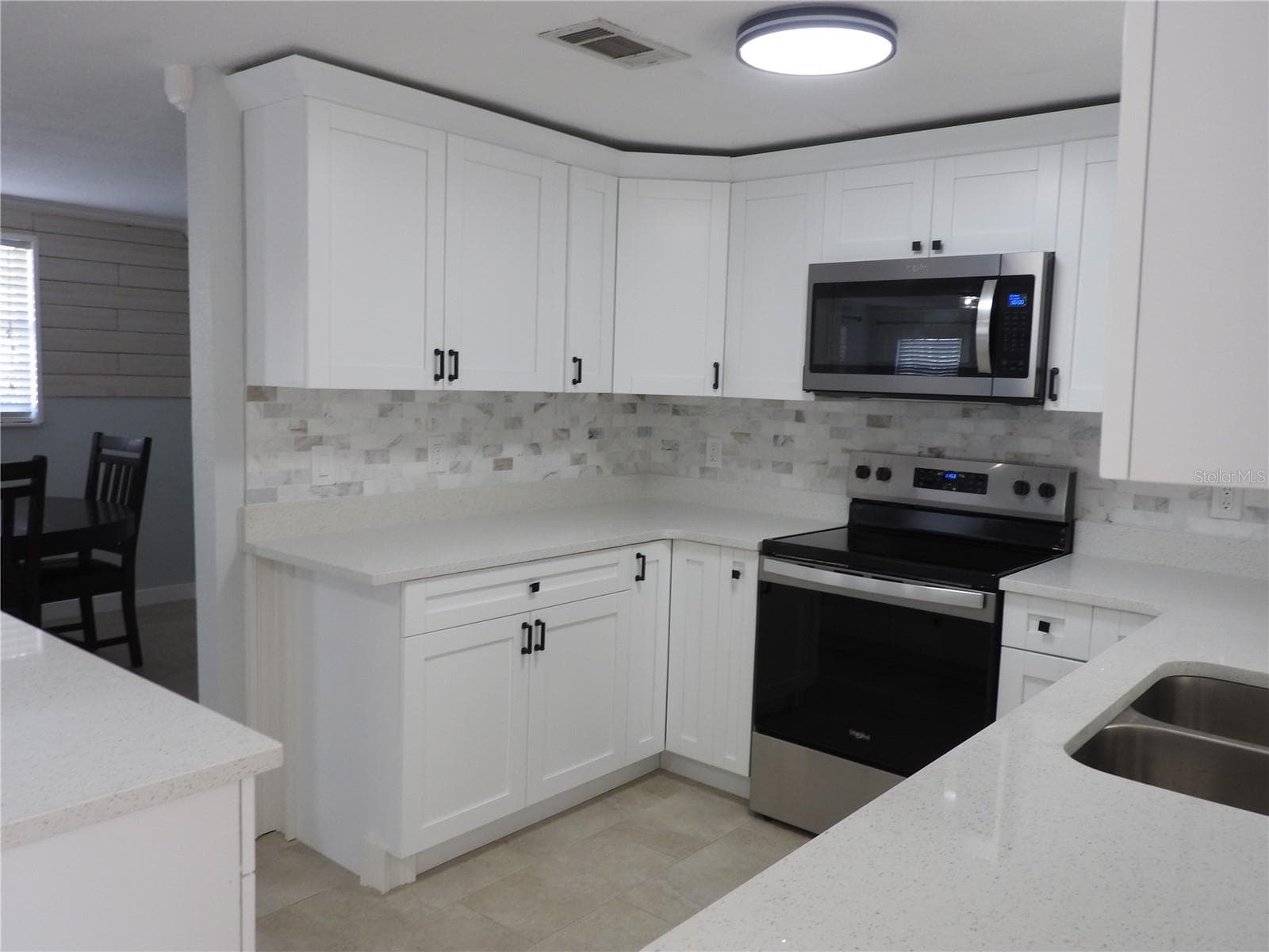 Single Family Residence at 8822 ROCKY CREEK DR, TAMPA, photo 9 of 36
