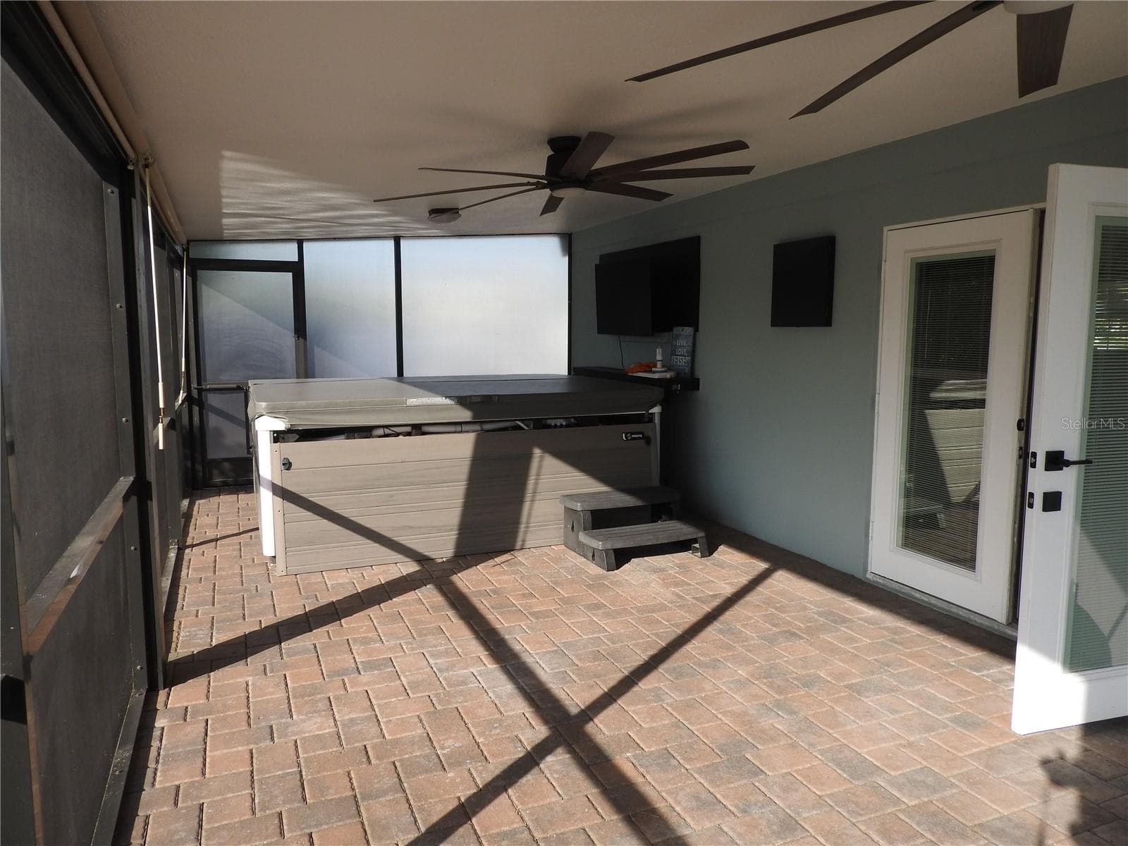 Single Family Residence at 8822 ROCKY CREEK DR, TAMPA, photo 18 of 36