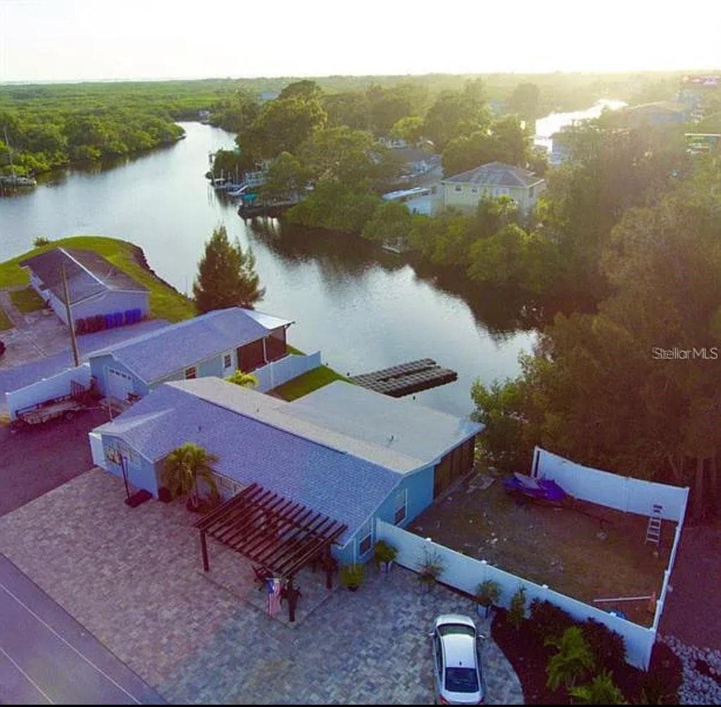 Single Family Residence at 8822 ROCKY CREEK DR, TAMPA, photo 29 of 36