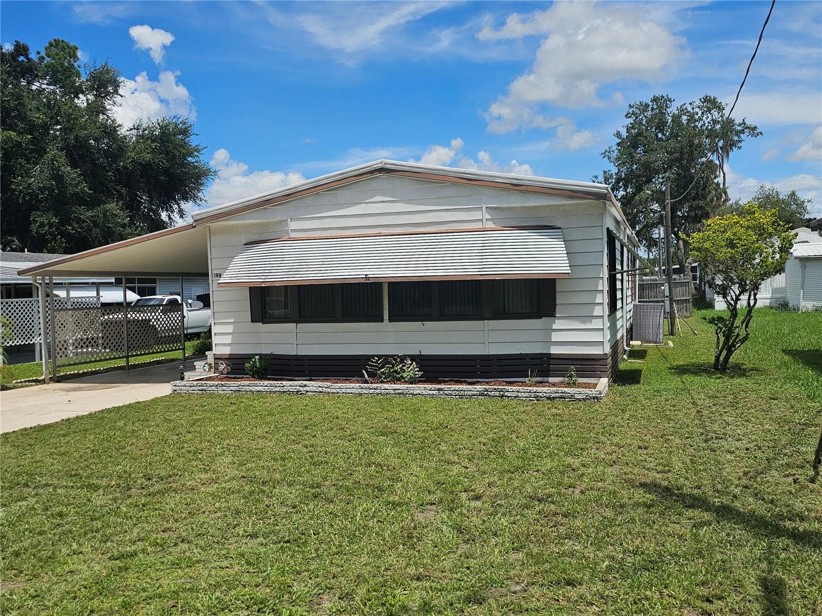 198 SUNSET DR
