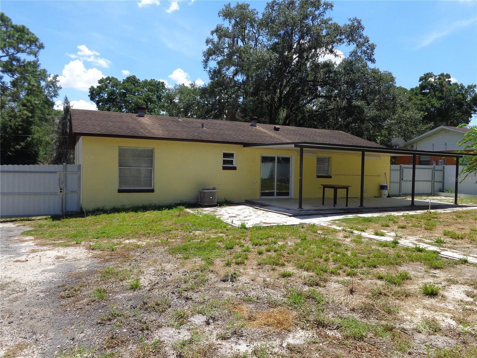 Left Back House View - 2305 NE 38TH ST, OCALA