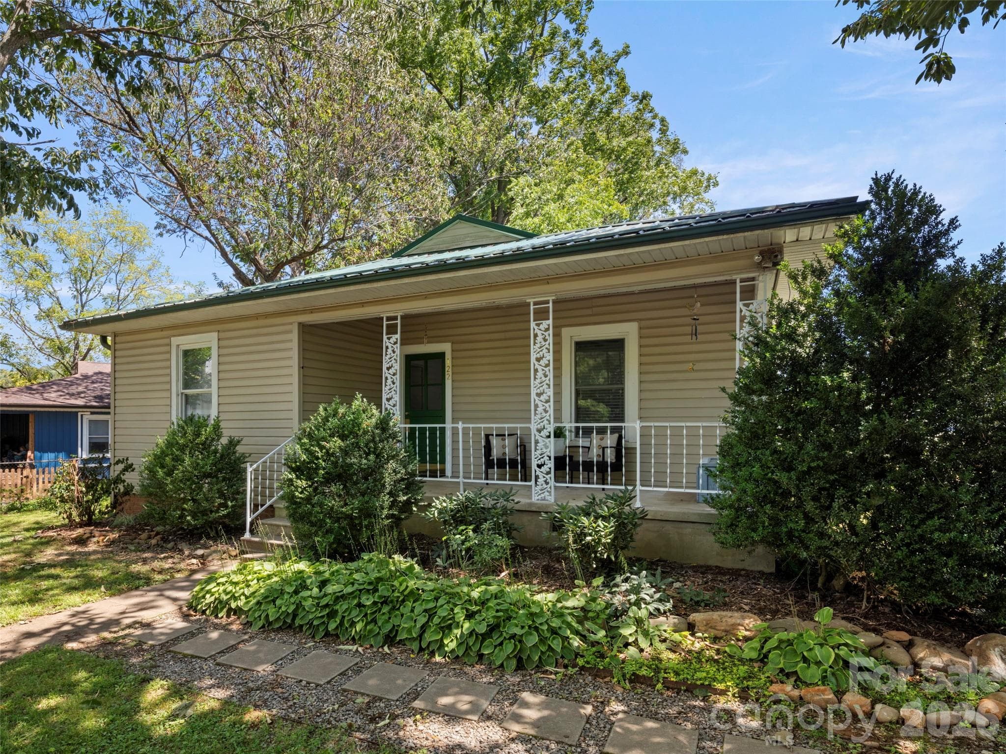 Bungalow in Beacon Village - 122 Edwards Avenue, Swannanoa