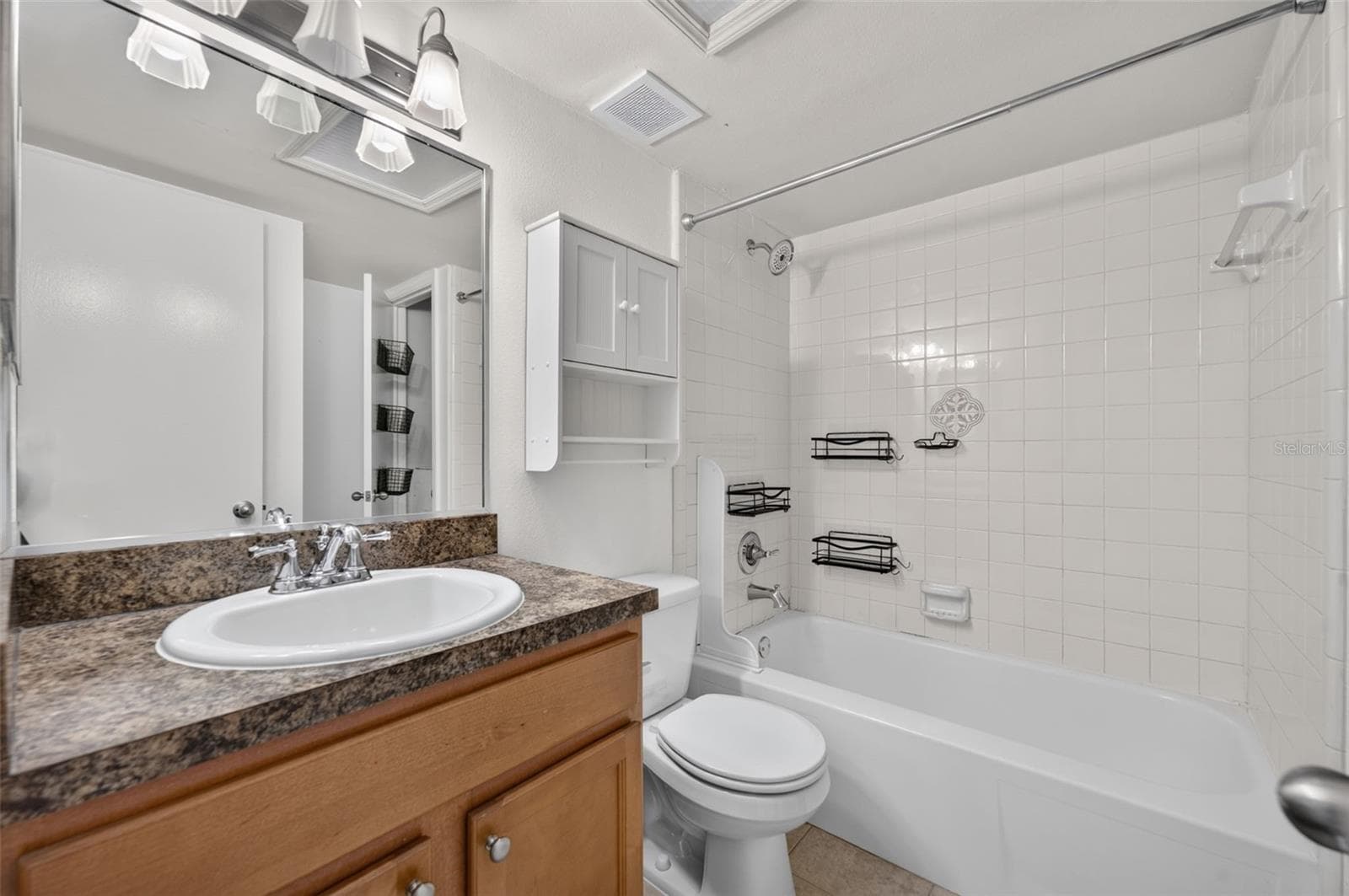 Hall Bathroom - 3004 PLAZA TERRACE DR #3004, ORLANDO