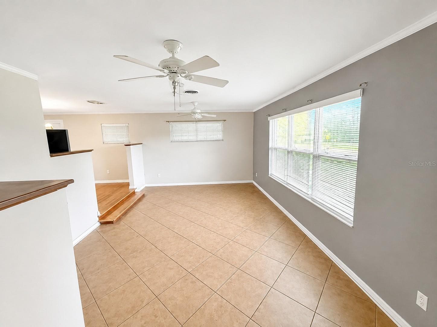 Single Family Residence at 409 MONTGOMERY AVE, LAKELAND, photo 11 of 32