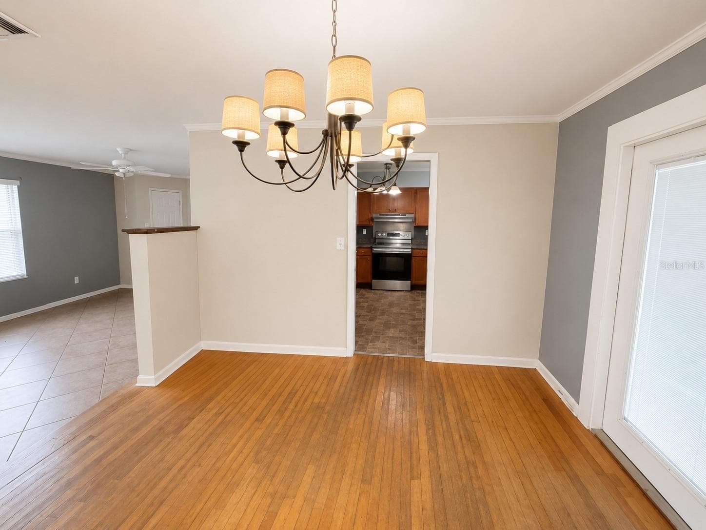Single Family Residence at 409 MONTGOMERY AVE, LAKELAND, photo 13 of 32
