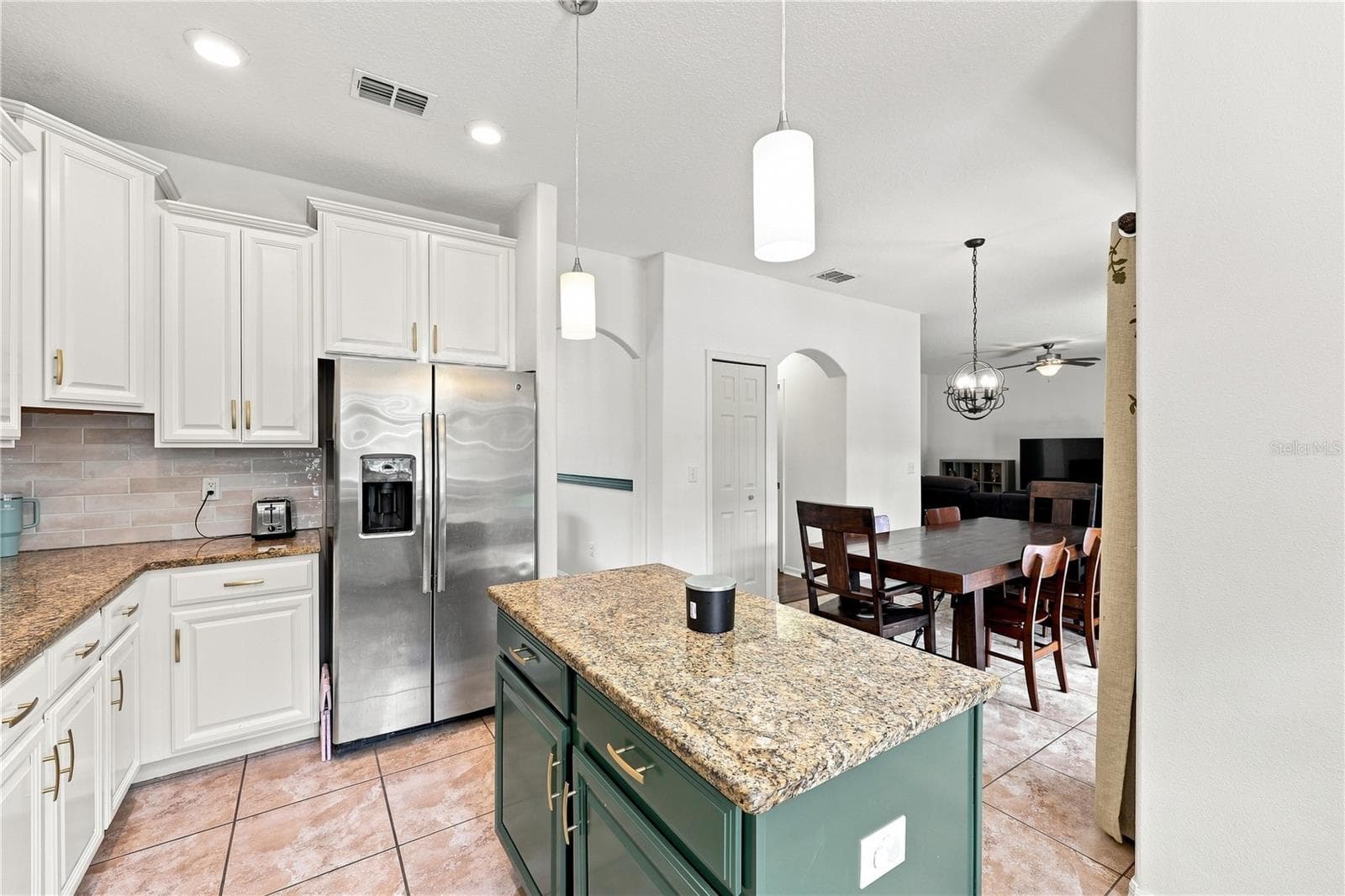 Appliances seen staying! - 16613 MYRTLE SAND DR, WIMAUMA