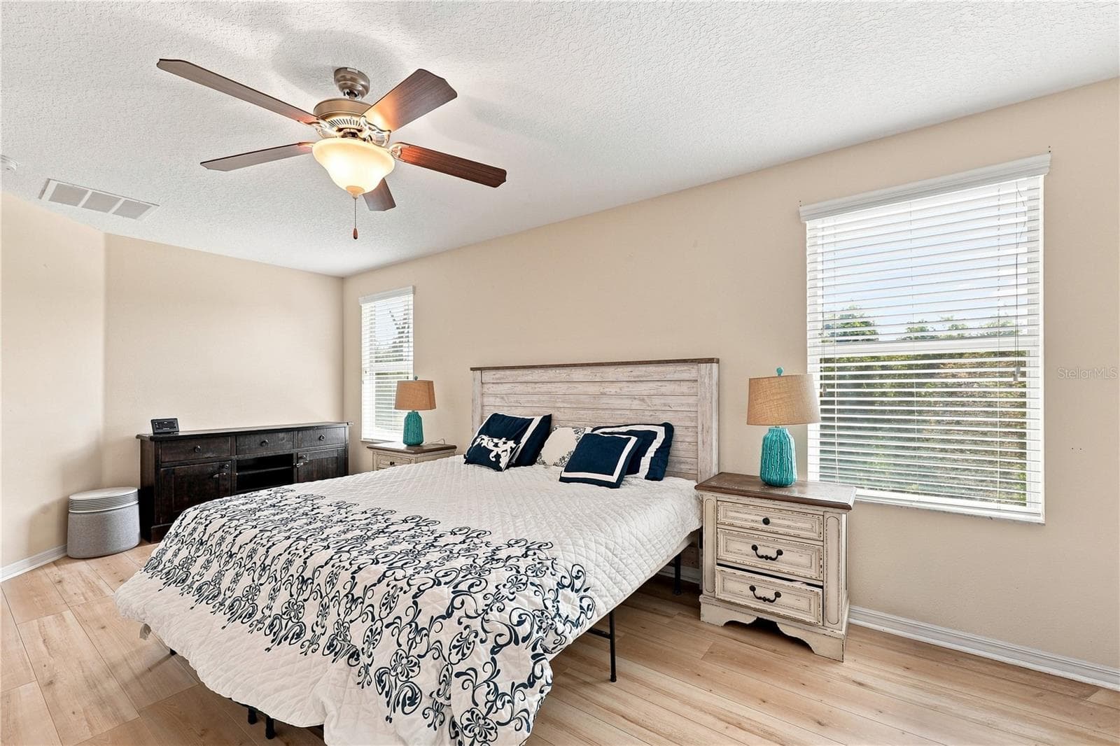 The Primary Suite - 16613 MYRTLE SAND DR, WIMAUMA