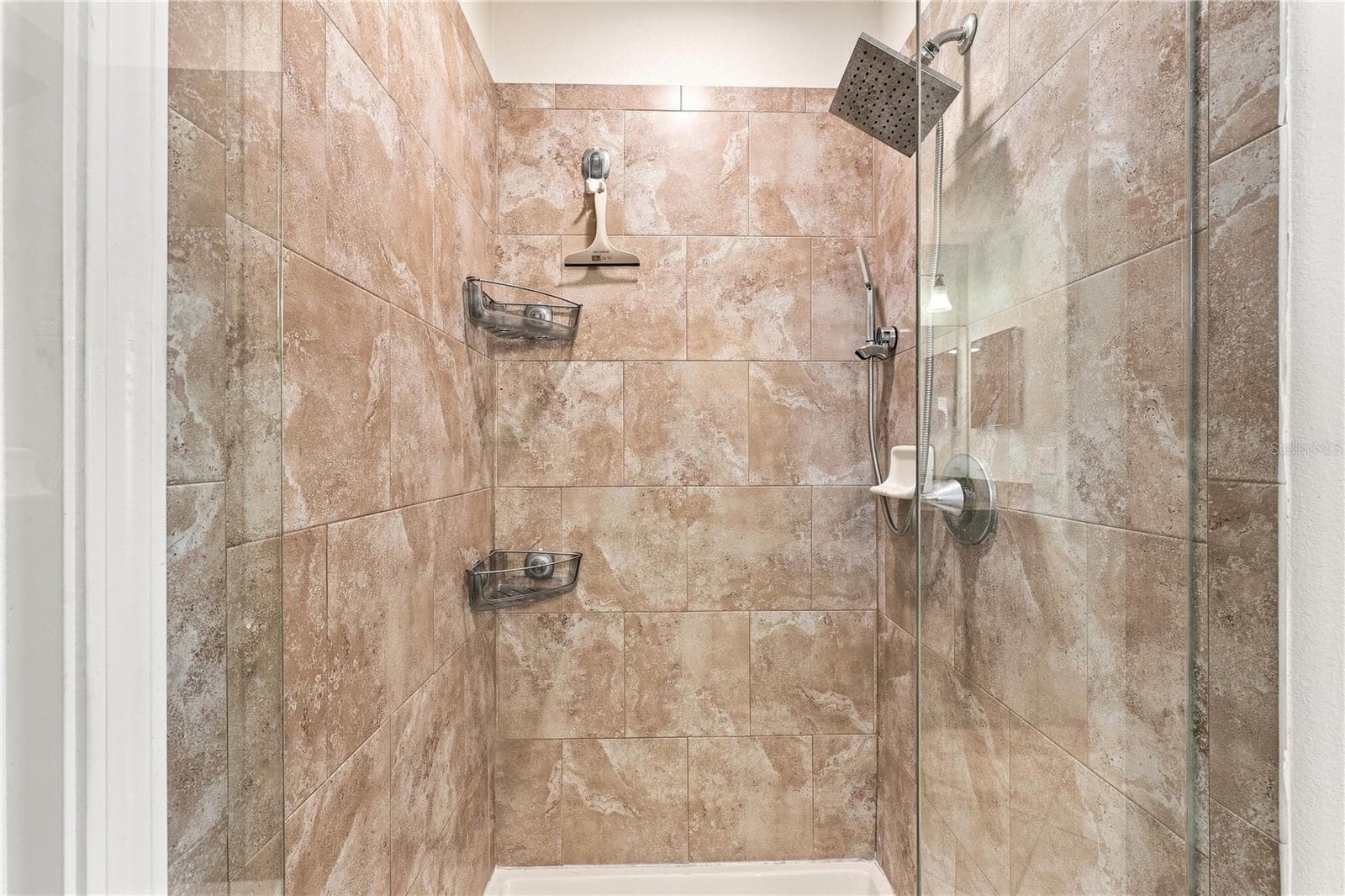 Multiple Shower Head Magic! - 16613 MYRTLE SAND DR, WIMAUMA