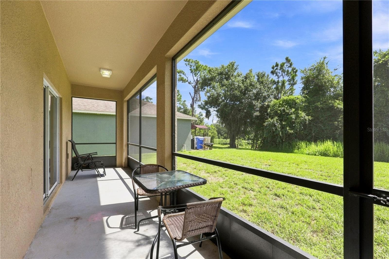 Long Screened Lanai - 16613 MYRTLE SAND DR, WIMAUMA