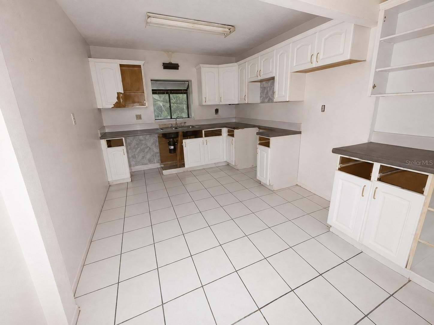 Single Family Residence at 217 PLUMOSA RD, DEBARY, photo 5 of 13