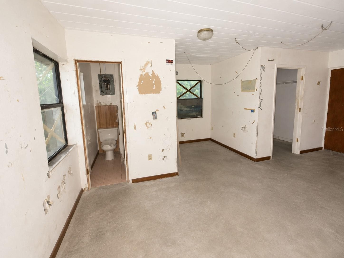 Single Family Residence at 217 PLUMOSA RD, DEBARY, photo 9 of 13